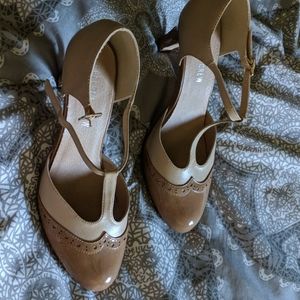 Chelsea Crew Modcloth beige shoes